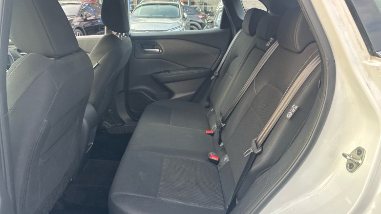 Nissan Qashqai 1.3 DiG-T MH Acenta Premium 5dr Petrol Hatchback